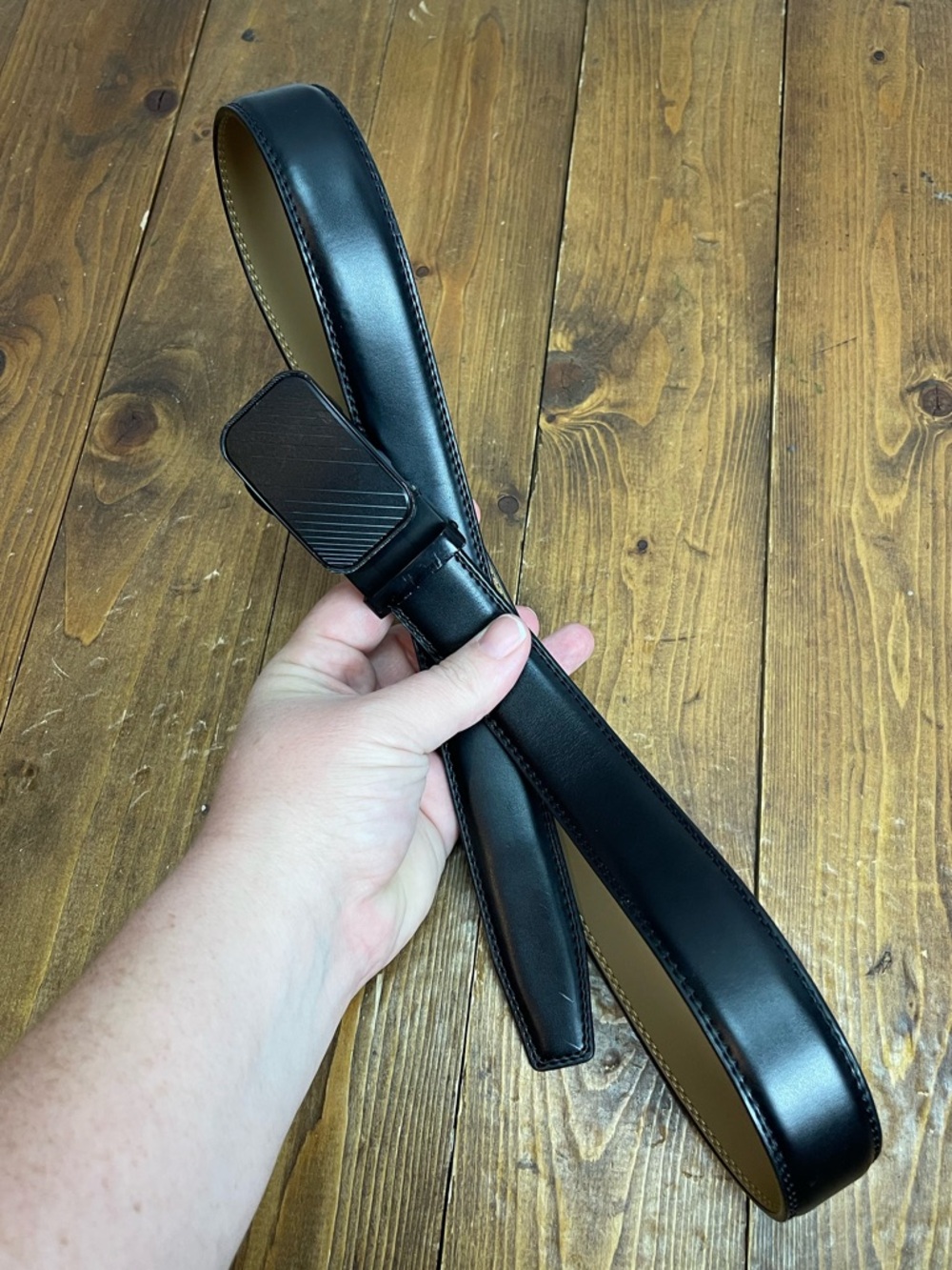 Mio Marino collection black leather belt with ratchet closure 34